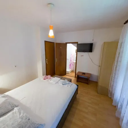 Apartment Ivanka Ap A Sa Grijanim Bazenom I Besplatnim Parkingom